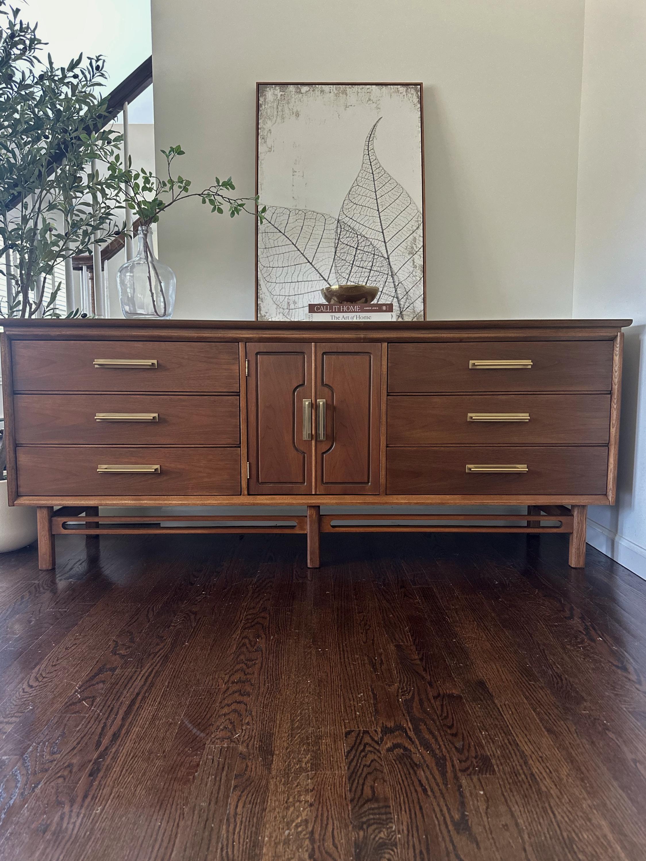 BASSETT FURNITURE　2段キャスト キャビネット ヴィンテージ BASSETT FURNITURE 2段キャスト キャビネット ヴィンテージ