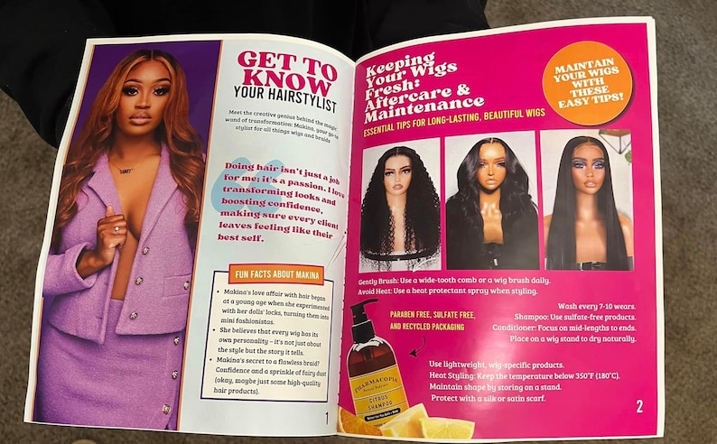K&ouml;nnte beinhalten: Eine rosa und wei&szlig;e Zeitschriftenseite mit einer Frau, die einen rosa Blazer und Rock tr&auml;gt. Die Seite bietet Tipps, wie man Per&uuml;cken frisch h&auml;lt und pflegt. Der Text enth&auml;lt "Get to Know Your Hairstylist", "Keeping Your Wigs Fresh: Aftercare & Maintenance" und "Maintain Your Wigs With These Easy Tips!"