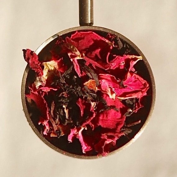 Spiced Rose Tea | Cozy Fall |  Loose-Leaf Tea | Earth-Friendly | Black Tea | High-Qualtiy | Sustainable-Oriented| Rose Tea | Fall Tea |