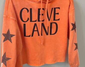 Browns crop Hoodie; Cleveland Browns cropsweatshirt; Star sleeve hoodie; Cleveland Hoodie; Ladies Browns Sweatshit; Cleveland Browns apparel