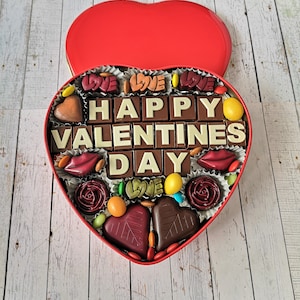 Boîte de chocolats Joyeuse Saint-Valentin, Boîte de chocolats amour personnalisée, Cadeau chocolaté personnalisé, Coffret Saint-Valentin, Lettre en chocolat personnalisée
