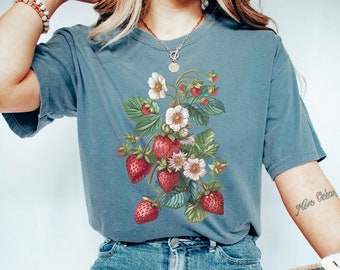 chemise vintage fraisier, chemise botanique, chemise cottagecore, chemise jardin de fraises, cadeau jardinage, t-shirt couleurs confort