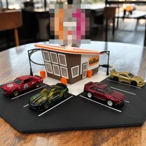 3D Printed Donut Shop Diorama for 1/64th scale Die Cast Car accessory - Perfect for Hotwheels Cars