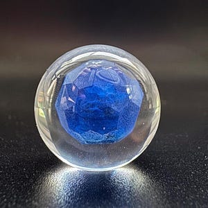 Saphir dans une sphère époxy de 18 mm, LED bleue *LIRE LA DESCRIPTION*