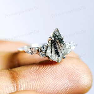 Kite Cut Schwarzer Rutilquarz Ring: Moissanit Sterlingsilber Brautring