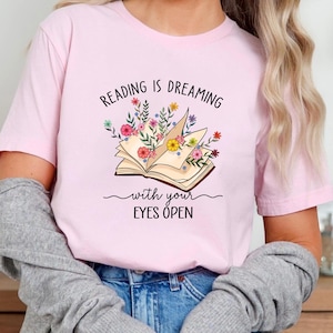 Lesen träumt mit offenen Augen, Grafik-T-Shirt Lehrer-Shirt, Bibliothekar-Buch-Liebhaber-Shirt, Lese-Shirt, Bücher-Shirt, Lehrer-Geschenk-T-Stück