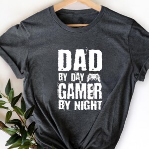 Dad By Day Gamer By Night T-Shirt , Dad Level Unlocked Gamer Shirt, Funny Daddy Gamer, Retro Gaming Gift T- shirt ,Father&#39;s Day Gift