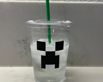 Miner Pixel party 16 oz. Disposable creeper cups