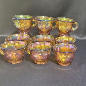 VERKAUF! Karnevals-Glasbecher-Set mit 9 irisierenden orangen und lilafarbenen Bechern von Indiana Glass Co. im Erntedankmuster Toll für Kerzen!