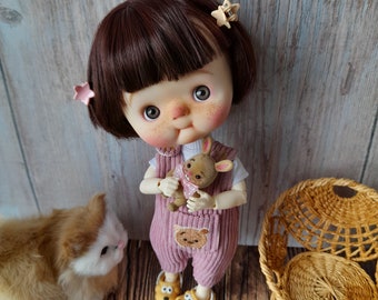 DISPONIBILE Bambola Qbaby (bulbi oculari mobili) bjd OOAK con set completo di vestiti