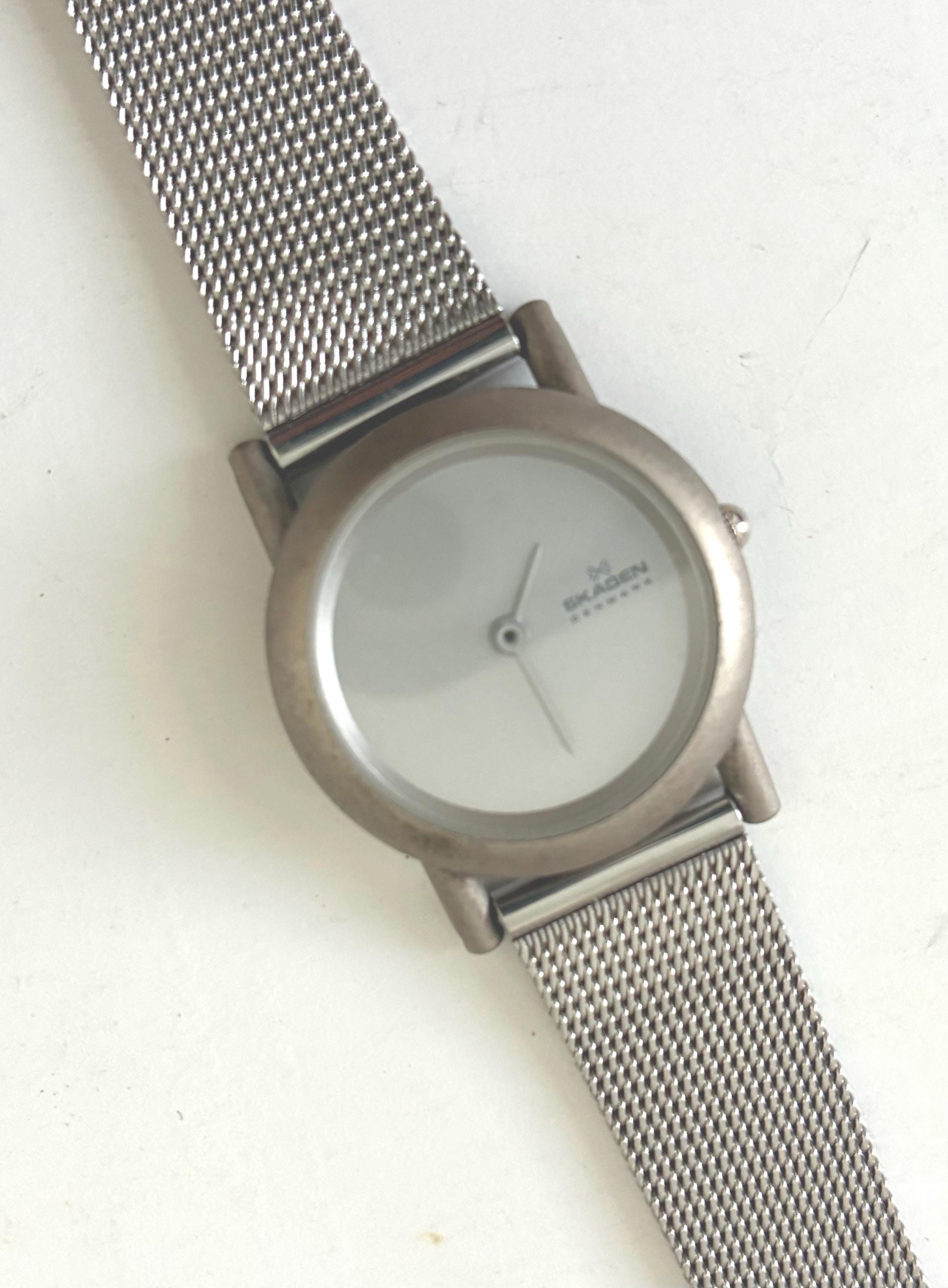 ⌚✨ Vintage Skagen Denmark Five Star Mesh Watch – Minimalist Scandinavian Style Vintage Skagen® Denmark Crystal Bezel Women Watch, Mother of  main image 2