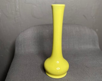 Vintage Yellow Bud Vase by Hall #621 Collectible Pottery USA Vintage Yellow Small Vase