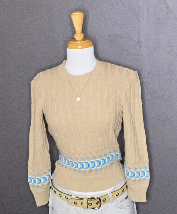 1970s Tan Knit with Turquoise and White Chain Des… - image 3
