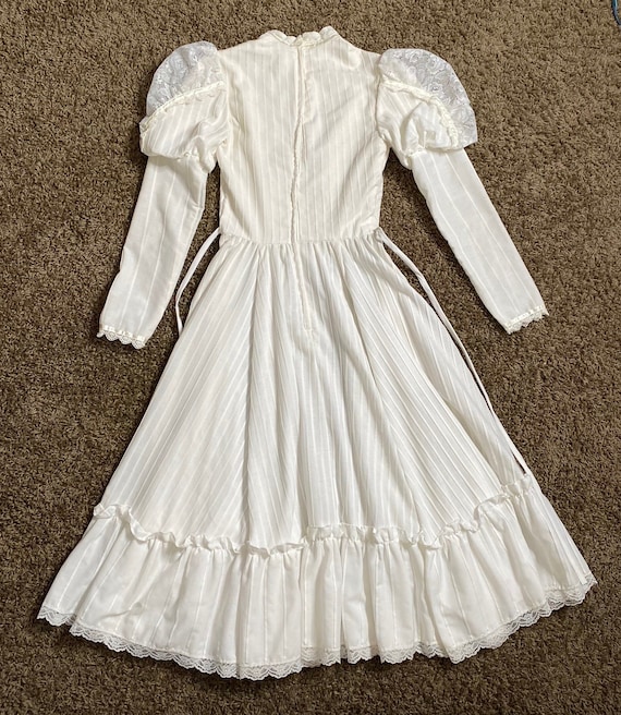 Vintage 1970's White Victorian Style Dress from G… - image 10