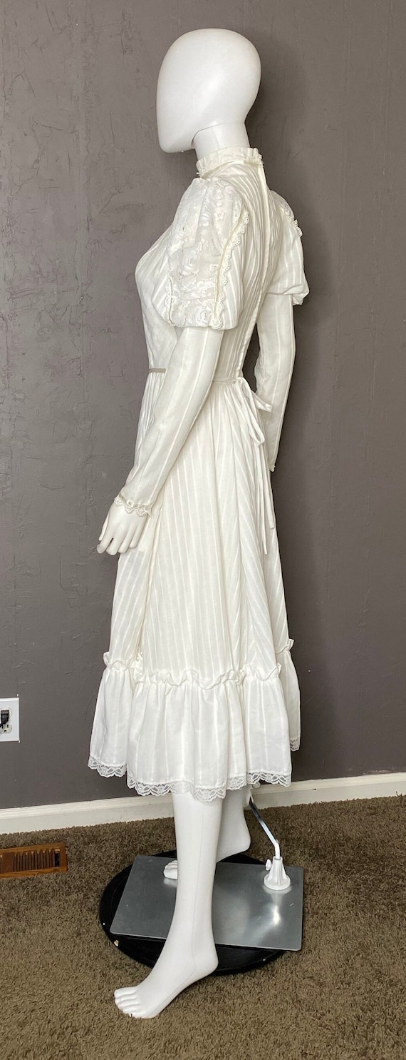 Vintage 1970's White Victorian Style Dress from G… - image 4
