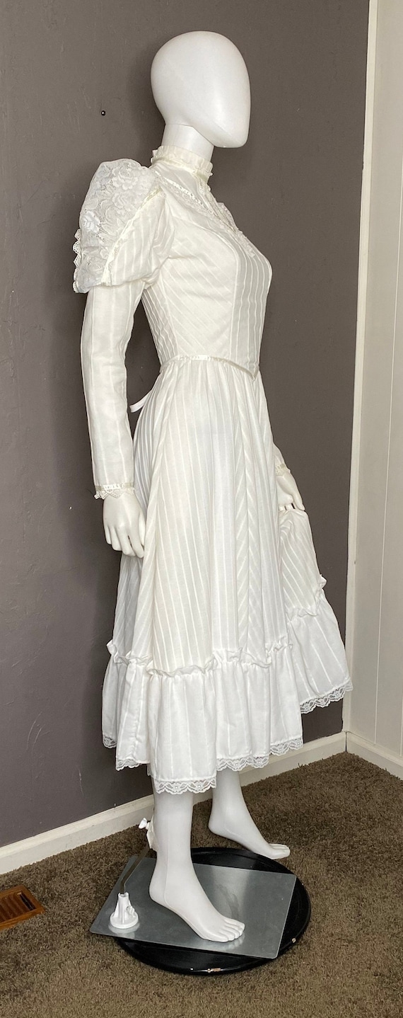 Vintage 1970's White Victorian Style Dress from G… - image 2