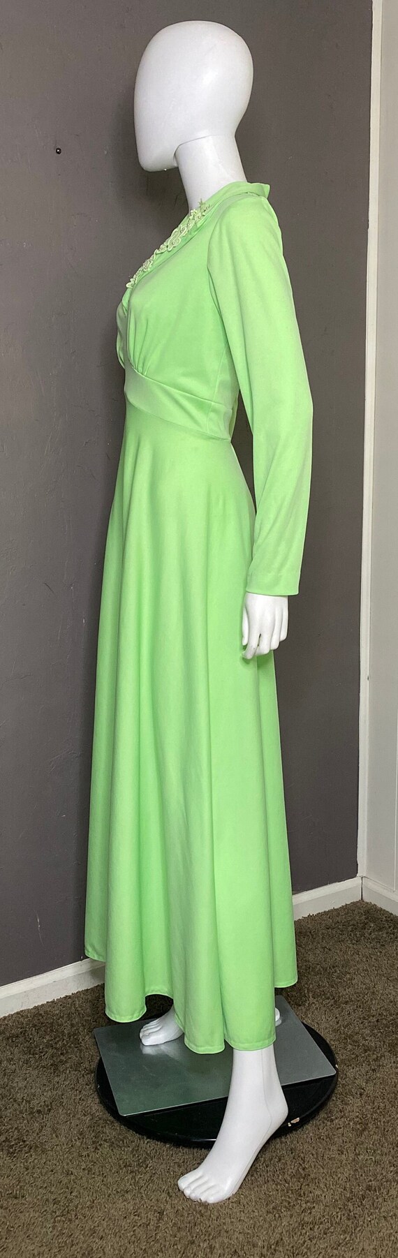 1960’s Lime Green Maxi Dress with Embroidered Lac… - image 3