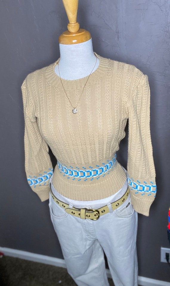 1970s Tan Knit with Turquoise and White Chain Des… - image 1