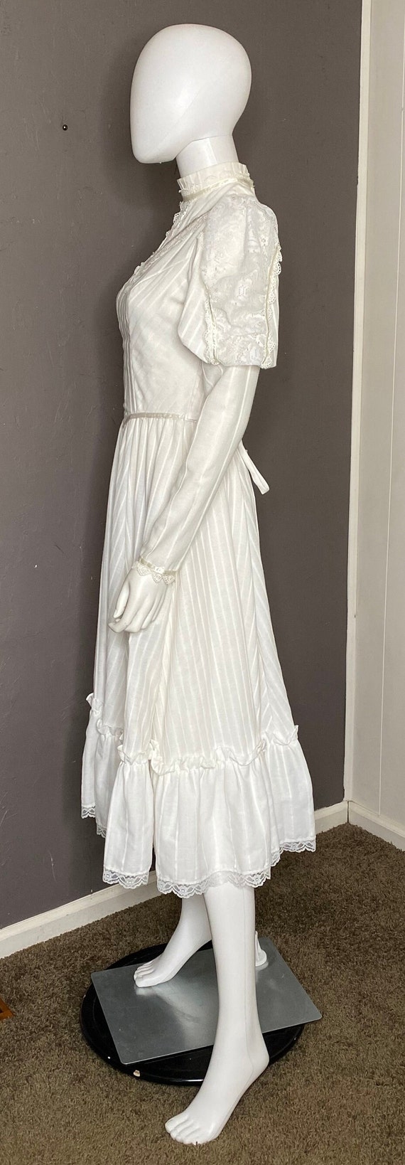 Vintage 1970's White Victorian Style Dress from G… - image 3