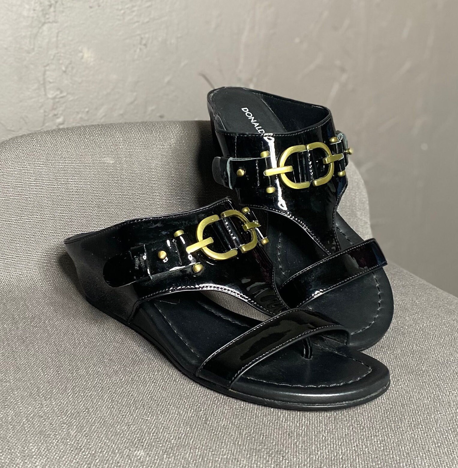 Black patent leather thong sandals hot sale