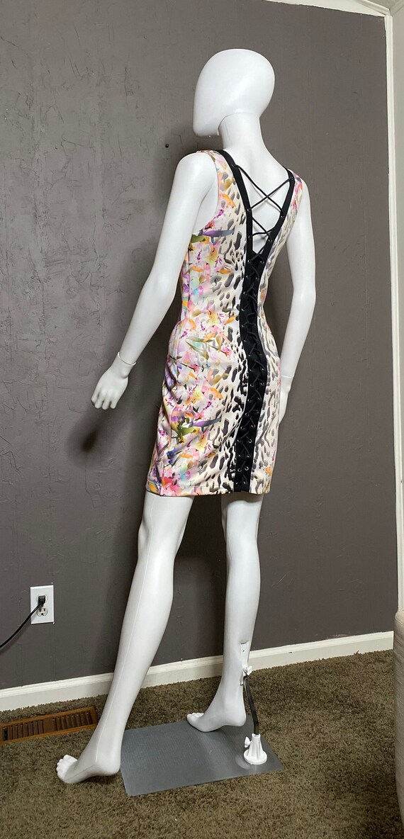 Y2K Corset Style Body Con Print Dress by BeBe siz… - image 10