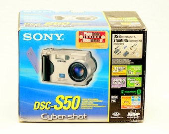 Very hard to find SONY DSC-S50 Cyber-Shot new in its box never used. Collector's item.