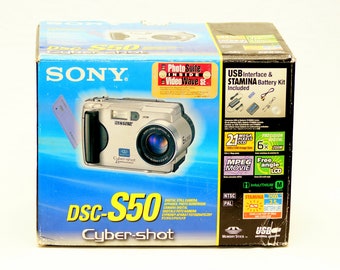 Very hard to find SONY DSC-S50 Cyber-Shot new in its box never used. Collector's item.