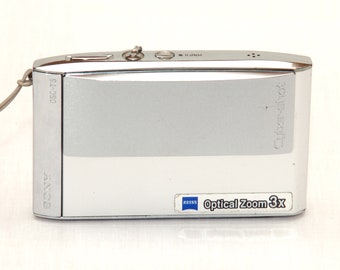 SONY  Syber-shot DSC-T5 vintage digital camera.