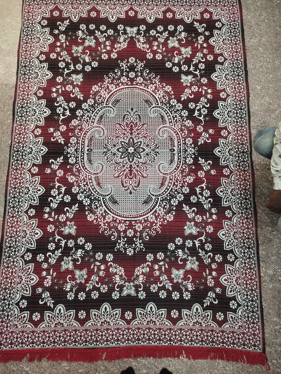 Handmade Bohemian Floral Rug: Red Vintage Cotton Carpet (5x7 ft)