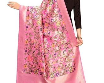 Babyroze Banarasi-zijden dupatta met brokaatrand: geborduurde Indiase feestelijke sjaal voor dames