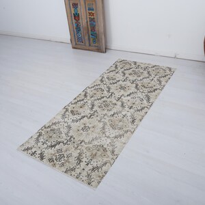 Handmade Wool Turkish Runner Rug: Vintage Oushak Style, 3x6