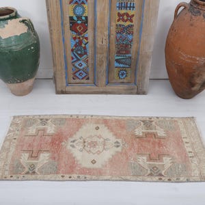 Vintage minitapijt van Turkse wol: Oushak-deurmat (2 x 4 ft)