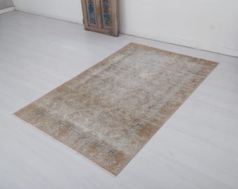 4x6 Vintage Turkish Wool Rug: Muted Anatolian Oushak Design