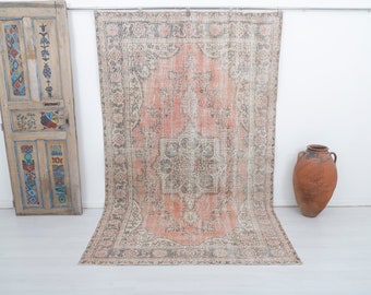 Alfombra turca vintage Oushak de 6x9: Alfombra de área en tonos neutros descoloridos