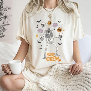 Neuro Nurse Halloween Shirt Anatomical Brain Anatomy T-Shirt Halloween Science Teacher Gift EEG Technologist Tee Neurology Graduation