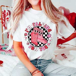 Chemise infirmière Saint-Valentin Tomber amoureux de vous Chaussette PCT AIIC Saint-Valentin Chemise drôle Rn infirmière Risque de chute Prévention des chutes Chaussette Chemise Soins de santé