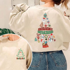 Benutzerdefinierte Name Weihnachten ER Nurse Shirt, Weihnachtsbaum Shirt, Weihnachten ER Crew lustiges ER Ed Nurse Tech Shirt, Notaufnahme Rn Tshirt