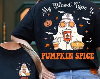 Maglietta di Halloween per infermiere divertente con nome personalizzato, maglietta per infermieri con spezie di zucca, maglietta per infermieri spettrale, costume di Halloween per infermiere, regalo per infermiere fantasma