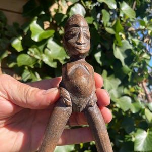 Figura de fertilidade da África Ocidental – Arte etnográfica tribal – Madeira esculpida à mão – 18 cm
