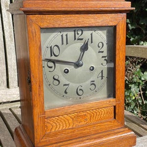 1930s Swiss Oak Mantel Clock – Art Deco Marquetry Case Key Wind (Project)