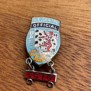 1970 British Automobile Racing Club (BARC) Official Badge – Enamel with Hanging Bar by Butler, Birmingham