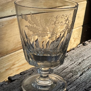 Victorian etched Rummer glass with polished pontil 16cm tall weighs 505g
