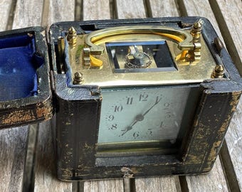 Antike Französische Reiseuhr - Messing Reiseuhr mit Koffer und Schlüssel um 1920