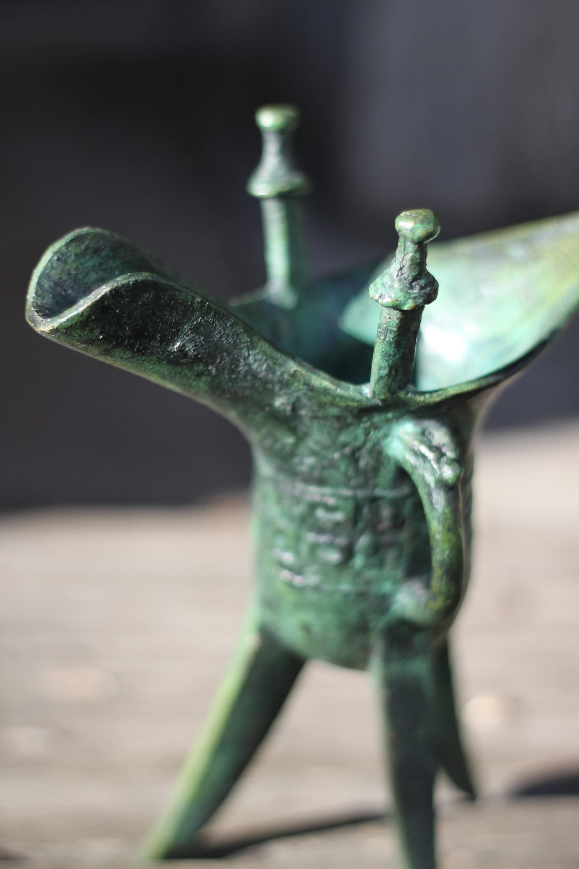 古代青銅製三脚盃杯 – 中国の儀式用酒器 - Etsy 日本