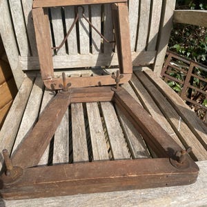 Zwei Vintage Tennisschläger aus Holz um 1930