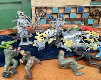 Plastic Soldiers Vintage Toy Soldiers For Sale A Large Mixed