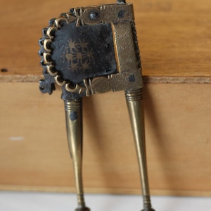 Antique Brass Betel Nut Cutter – 18cm – Traditional Areca Nut Slicer – Decorative Kitchenalia – Indian Folk Art Tool