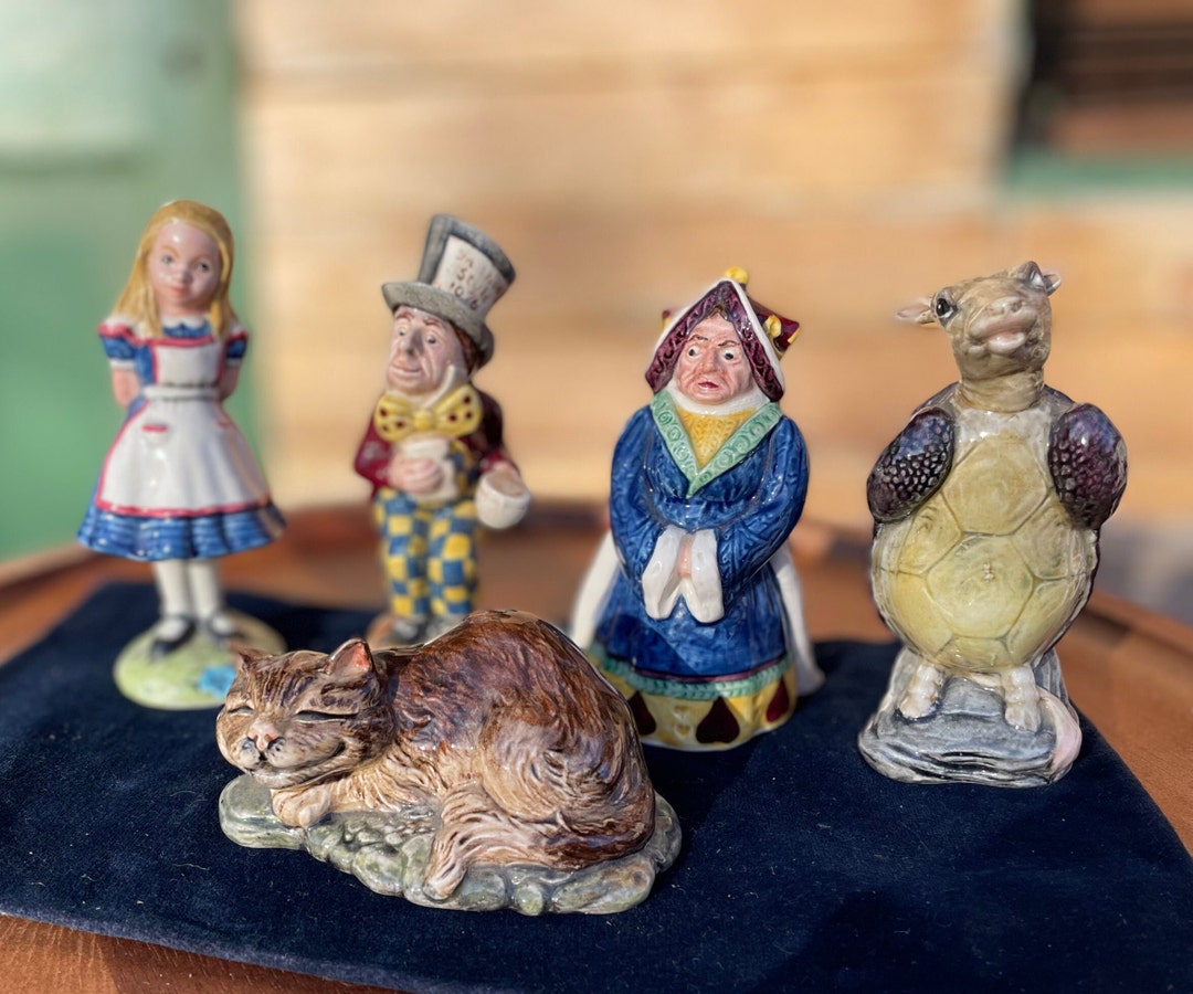 BESWICK　陶器　人形　不思議の国のアリス　ハートの女王　英国　ビンテージ Vintage Beswick Royal Doulton Alice in Wonderland Figures