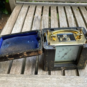 Antique French Carriage clock in original case with key - 1920's - 10cm tall