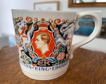 Seltene Krönungstasse von Edward VIII. aus dem Jahr 1937, Design von Laura Knight, königliches Erinnerungsstück